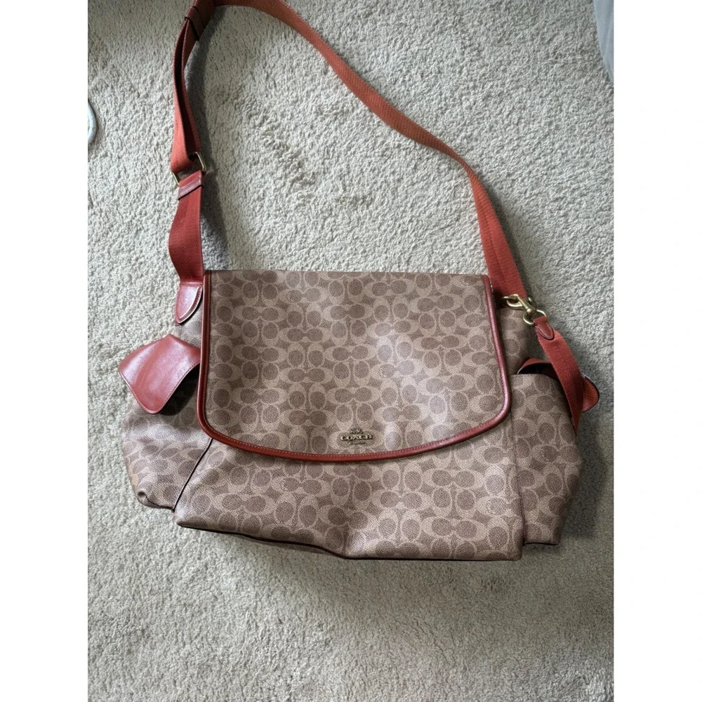 Authentic Coach Baby Messenger Bag in Signature Canvas Rust - Picture 3 of 10